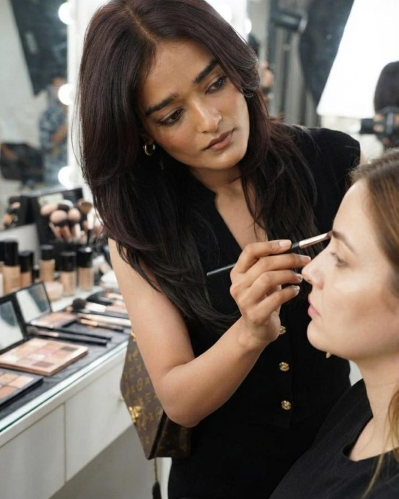 CREATING LOOK