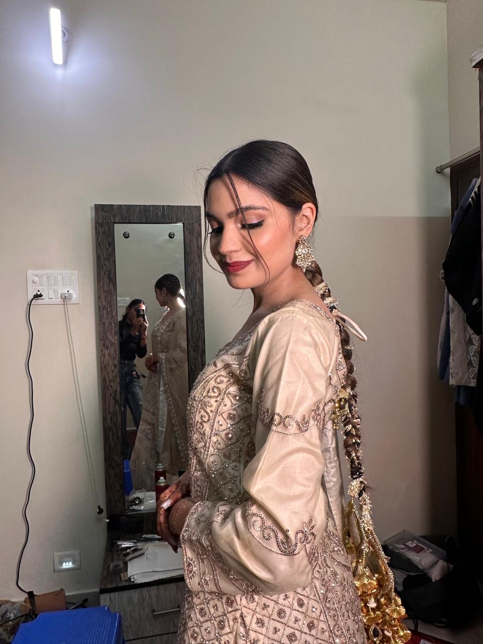 KHUSHNOOR